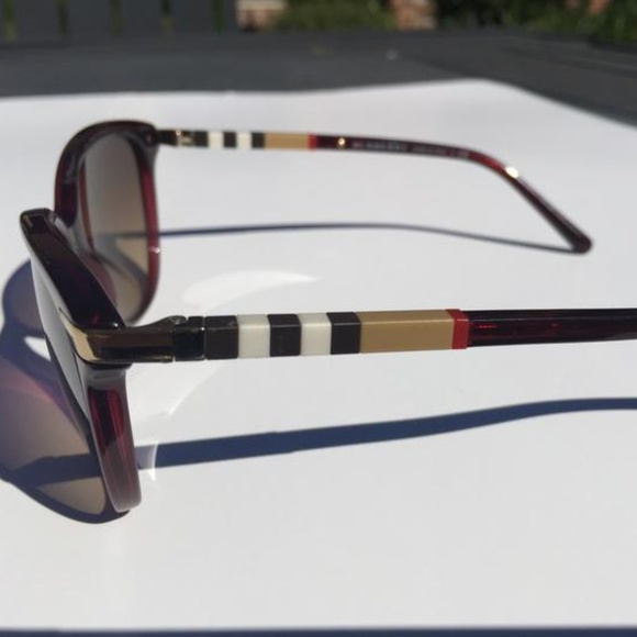 NWT Womens Bordeaux Burberry Sunglasses main image 7